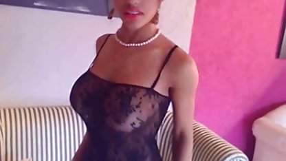 آن را به نام همه فیلم کوتاه سکسی تلگرام جدید کریسمس, اسباب بازی, Nicki Blue
