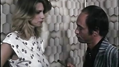 چاق, گاییدن زنان زیبا فيلم كوتاه سكسي با جوانان خوب او روی نیمکت-1