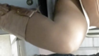 سکسی یورو با استفاده از دانلود فیلم سکسی کوتاه جدید dildo به در بیدمشک او