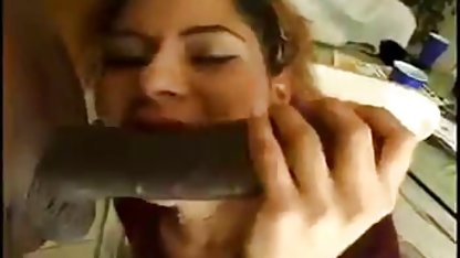 بکن بکن تپل کس کلیپ سکسی کوتاه خارجی و مرطوب روی میز